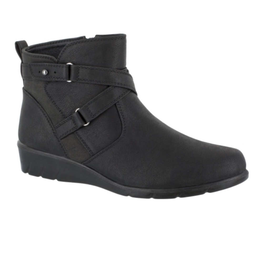 NWOB Easy Street ‘Davis’ Bootie Size 7M